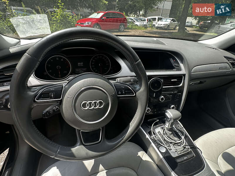 Седан Audi A4 2015 в Киеве