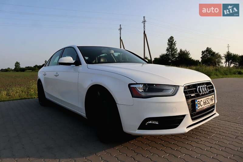 Седан Audi A4 2012 в Львове