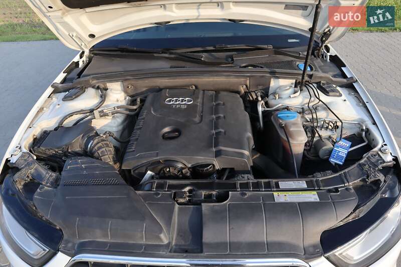 Седан Audi A4 2012 в Львове