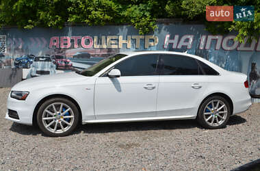 Седан Audi A4 2015 в 