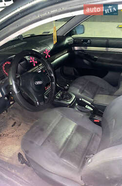 Седан Audi A4 1998 в 