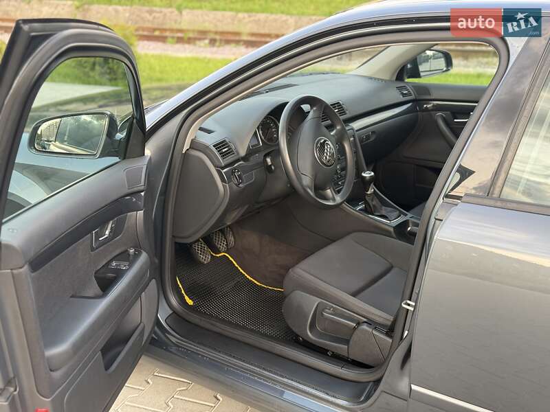 Седан Audi A4 2003 в Сарнах