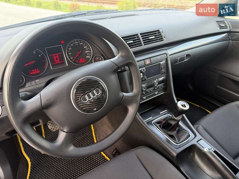 Седан Audi A4 2003 в Сарнах