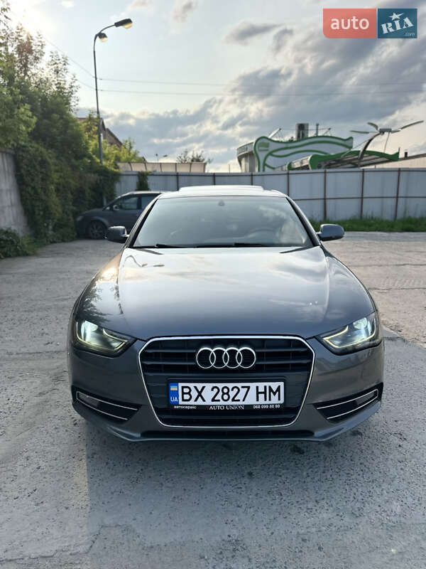 Седан Audi A4 2012 в Хмельницком