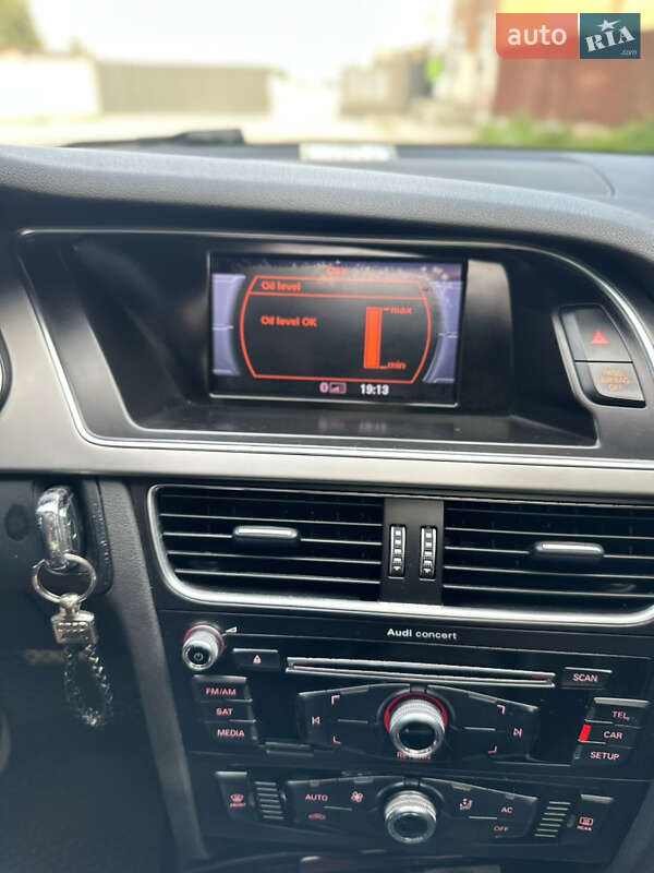 Седан Audi A4 2012 в Хмельницком