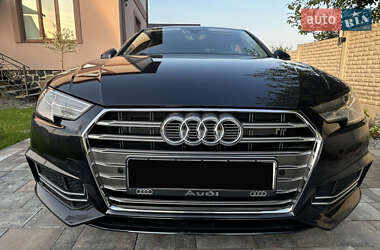 Седан Audi A4 2018 в Ровно