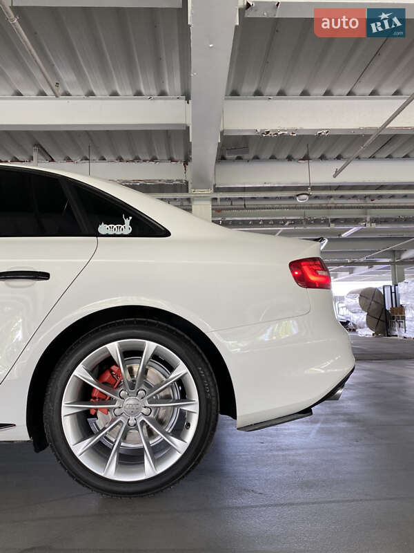 Седан Audi A4 2015 в Києві