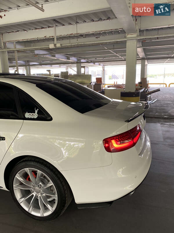 Седан Audi A4 2015 в Києві