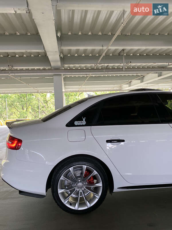 Седан Audi A4 2015 в Києві