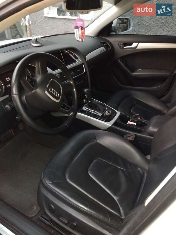 Седан Audi A4 2010 в Первомайске