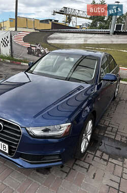 Седан Audi A4 2014 в 