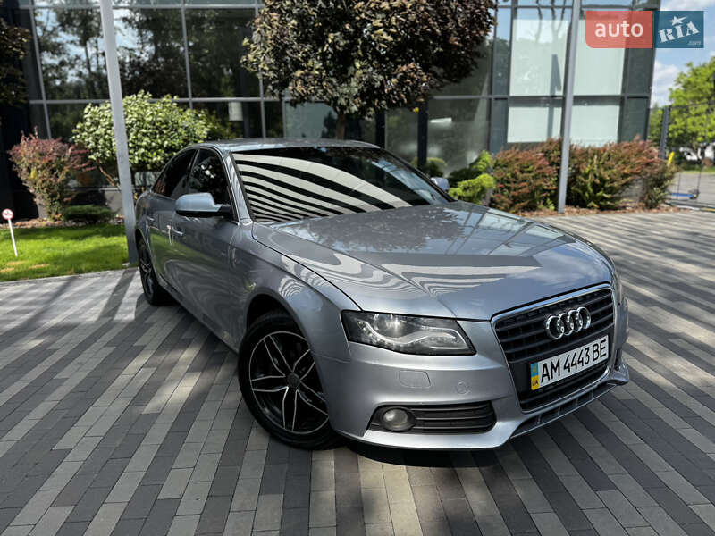 Седан Audi A4 2011 в Киеве