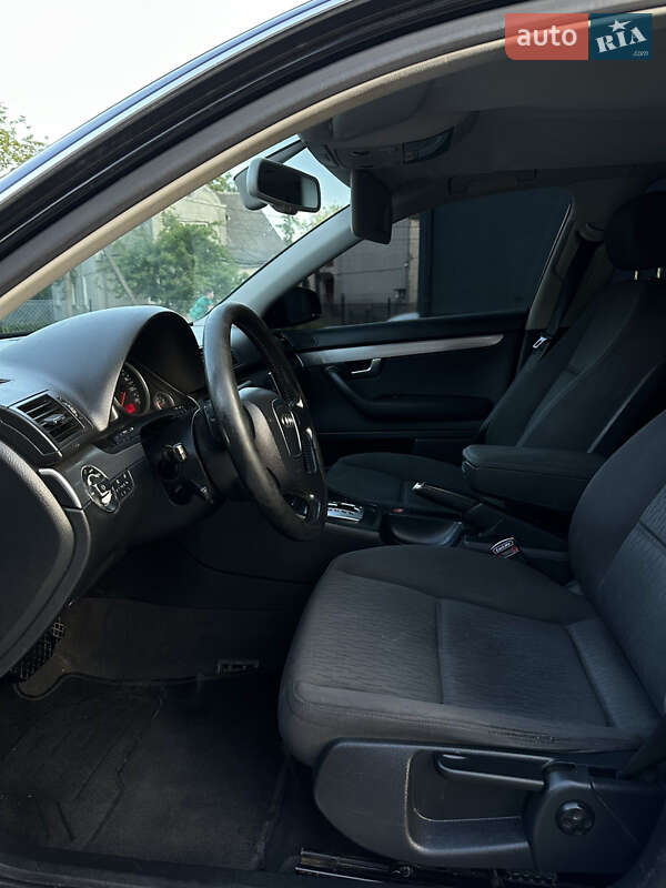 Седан Audi A4 2006 в Кременце