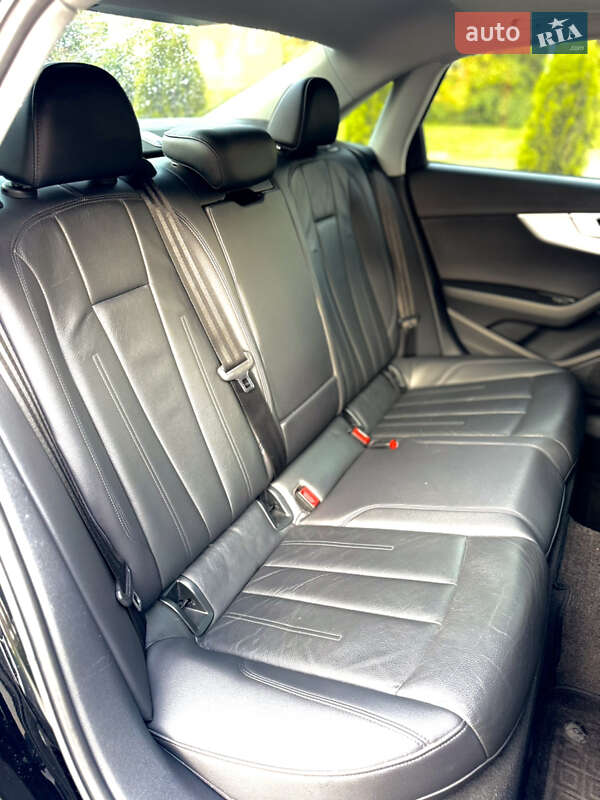 Седан Audi A4 2016 в Львове
