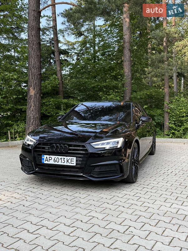 Седан Audi A4 2018 в 