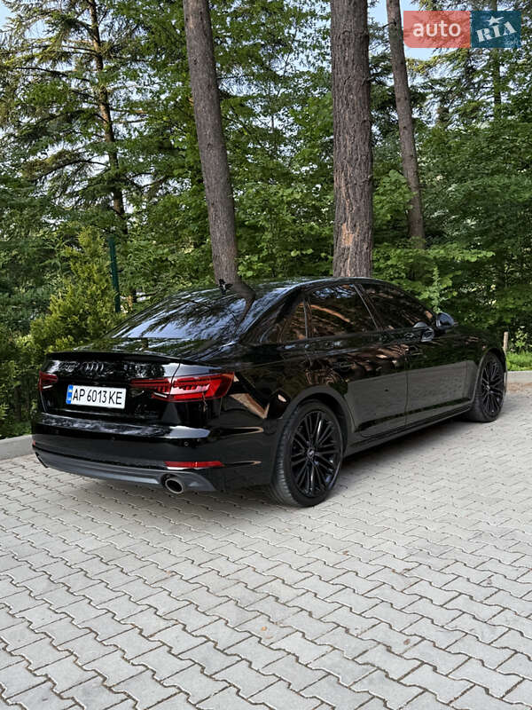 Седан Audi A4 2018 в Ивано-Франковске