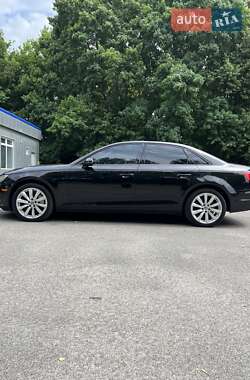 Седан Audi A4 2017 в 