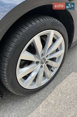 Седан Audi A4 2017 в 