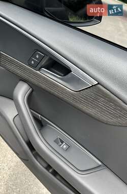 Седан Audi A4 2017 в 