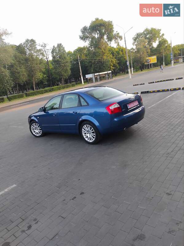 Седан Audi A4 2004 в Каменском