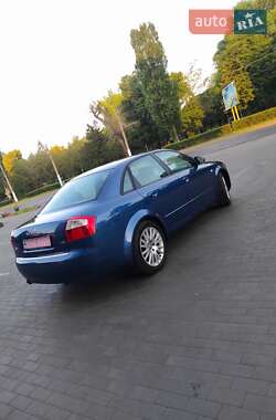 Седан Audi A4 2004 в 