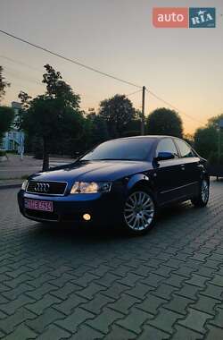 Седан Audi A4 2004 в 