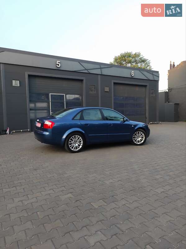 Седан Audi A4 2004 в Каменском