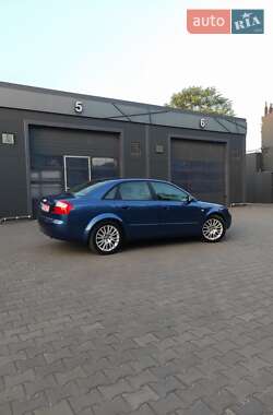 Седан Audi A4 2004 в 