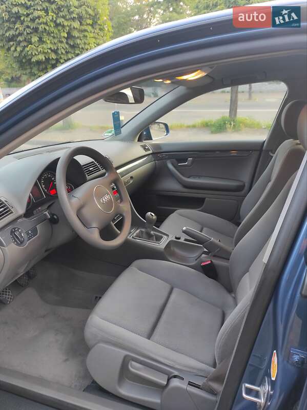 Седан Audi A4 2004 в Каменском