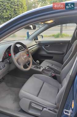 Седан Audi A4 2004 в 