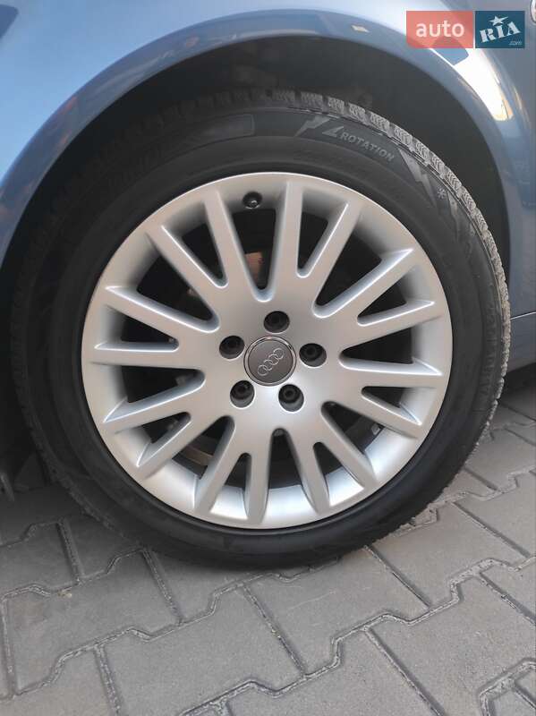 Седан Audi A4 2004 в Каменском