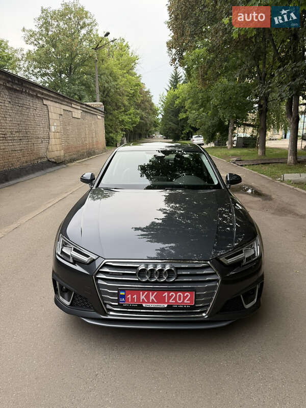 Седан Audi A4 2019 в Киеве