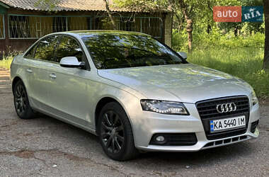 Седан Audi A4 2011 в 
