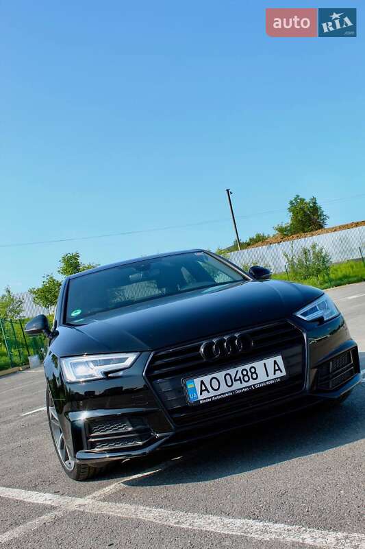 Седан Audi A4 2018 в 