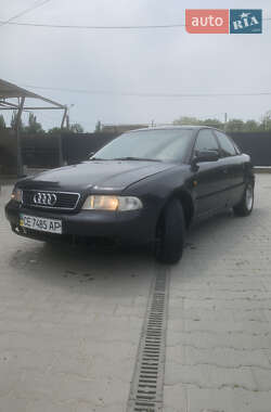 Седан Audi A4 1997 в Хотині