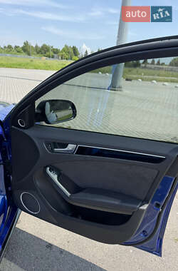 Седан Audi A4 2015 в 