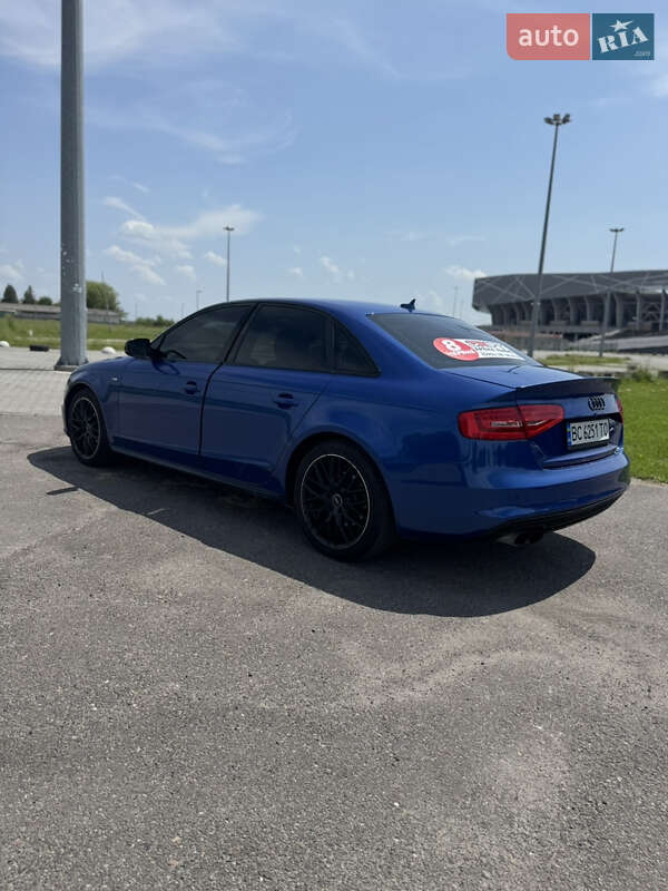 Седан Audi A4 2015 в Львові