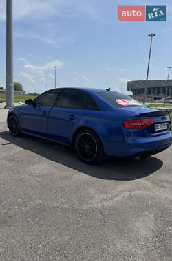 Седан Audi A4 2015 в 