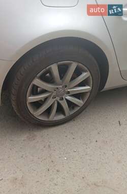 Седан Audi A4 2013 в 