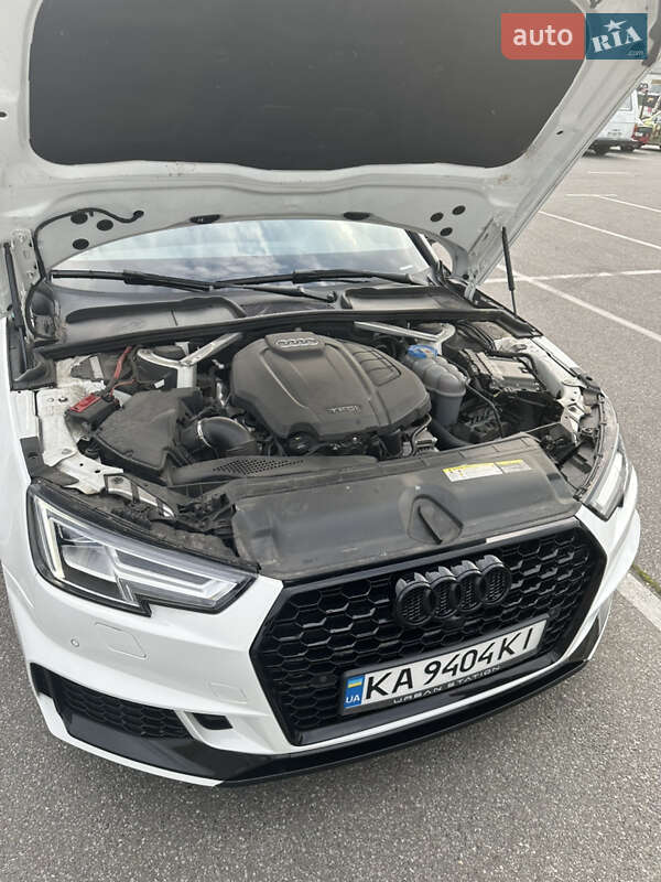 Седан Audi A4 2018 в Киеве