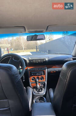 Седан Audi A4 1996 в 