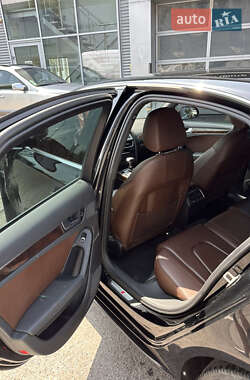 Седан Audi A4 2014 в 