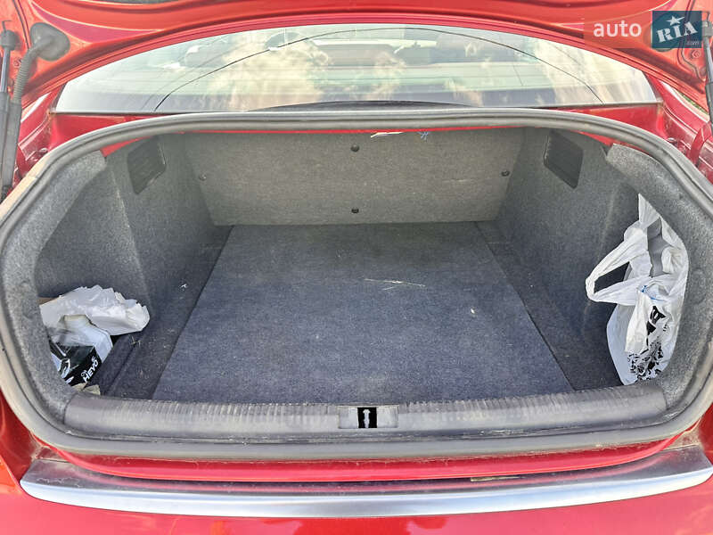 Седан Audi A4 2006 в Гребенках