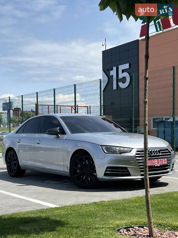 Седан Audi A4 2016 в Киеве