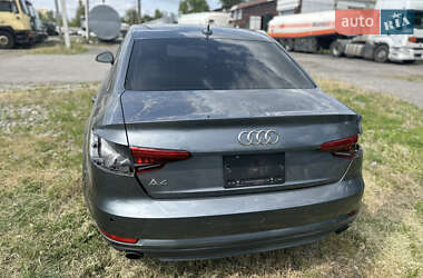 Седан Audi A4 2017 в 