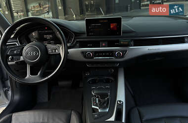 Седан Audi A4 2018 в 