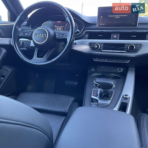 Седан Audi A4 2018 в Ивано-Франковске