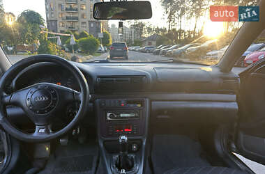 Седан Audi A4 1996 в Буче