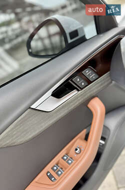 Седан Audi A4 2020 в 