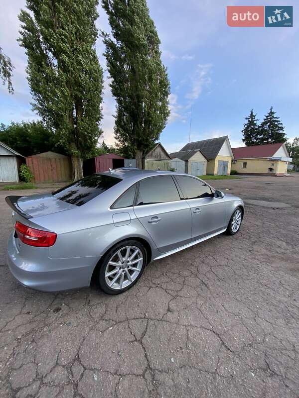 Седан Audi A4 2015 в Мене